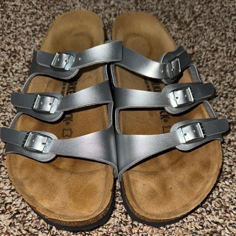 Birkenstock Silver Sandals Women’s Size 8